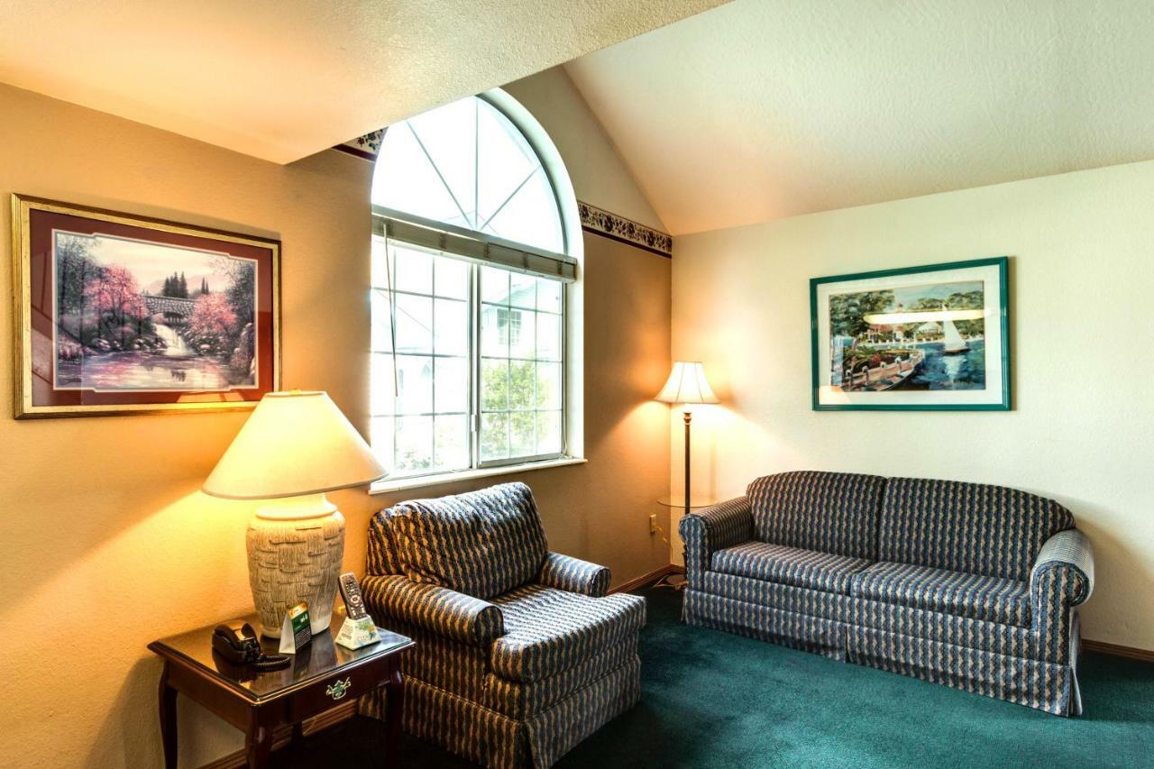 Turning Leaf Townhome Suites Fairwood Kültér fotó